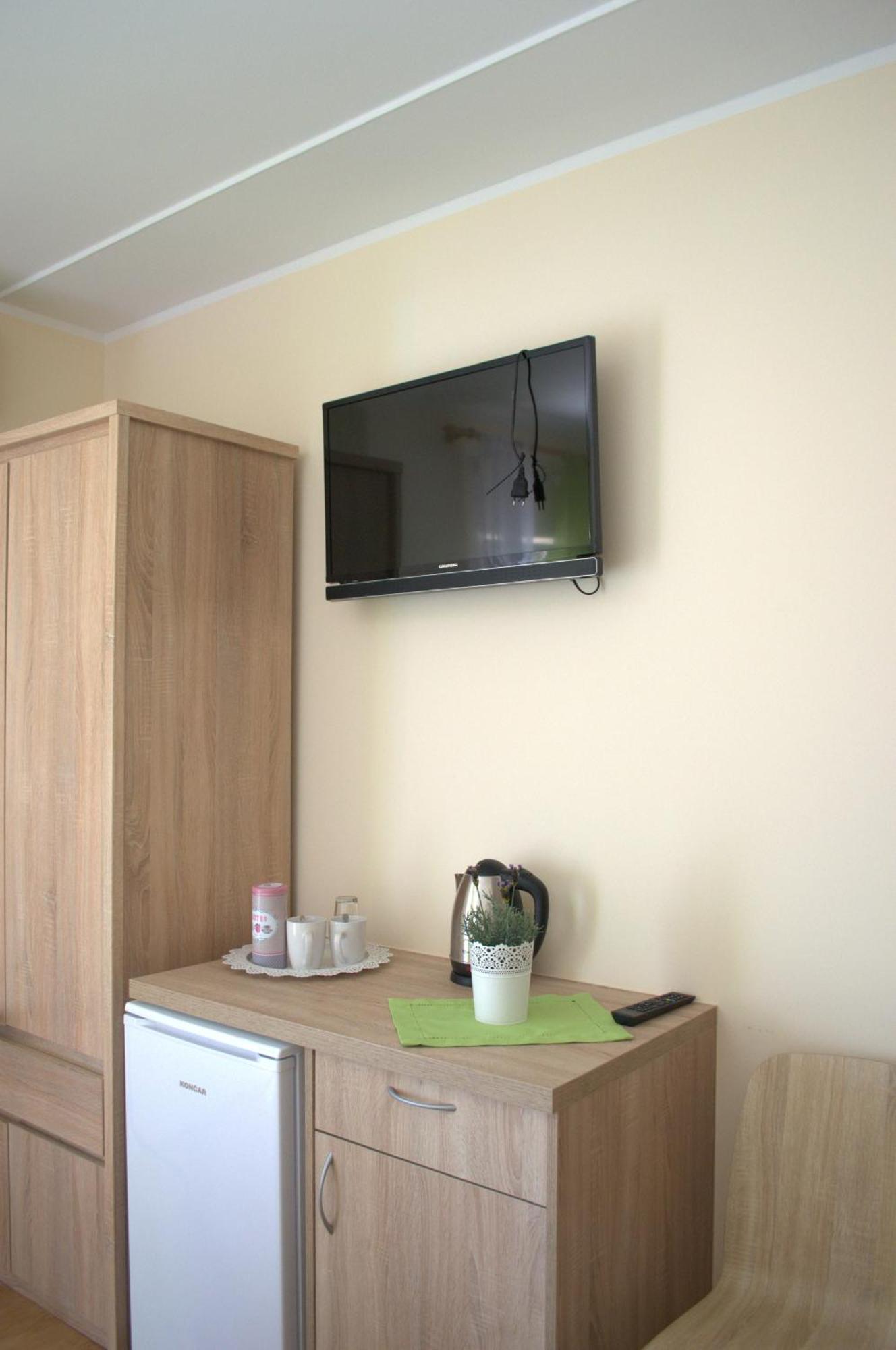 Suncana Sara Tučepi Kamer foto